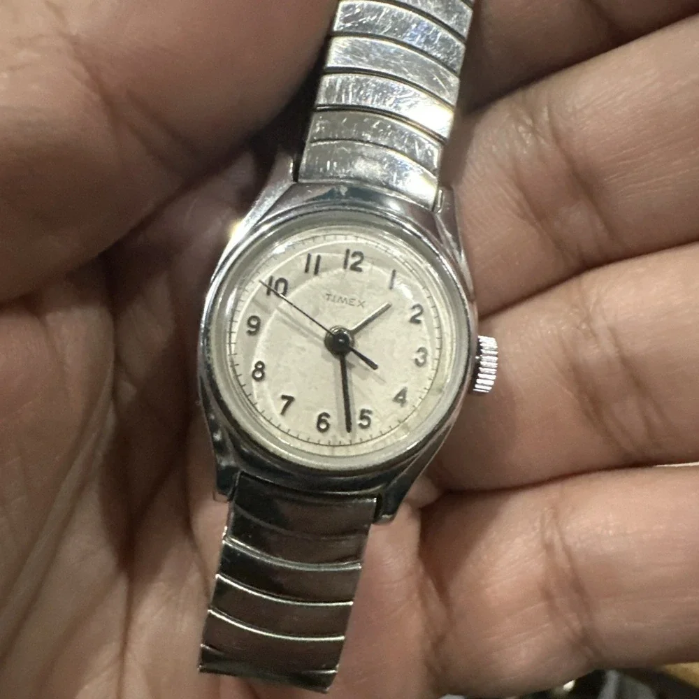Works Vintage Timex Watch Women Silver White Dial Manual Wind 24mm Fit 6.25in